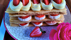 Millefeuilles aux fraises et crème à la rose