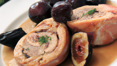 Chapon farcie au foie gras et aux pruneaux