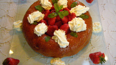 La finesse exquise du baba aux fraises