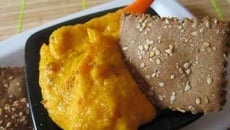 Tartinade potimarron-cajou et crackers à la farine de châtaigne