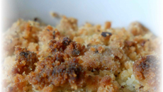 Crumble noisette sur compote pomme-banane à la Tonka