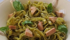Tagliatelles aux truffes, pesto à l'ail et pépites de foie gras
