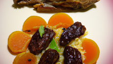 Magret de canard à l'escabèche, condiment de datte au citron confit