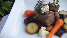 Cuisseau de veau et sa jardinière de légumes