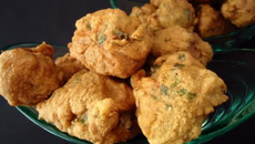 Accras d'aubergines à l'ail et à la coriandre