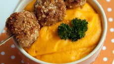 Boulettes de dinde à la cacahuètes et purée de carotte