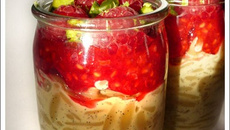 Risonis comme un riz au lait, framboises écrasées et éclats de pistaches