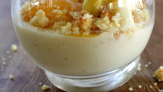 Panna cotta d'asperges, crumble au parmesan & œuf mollet