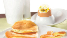 Blinis au comté, œufs à la coque maison