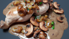 Chapon aux cèpes, noix et noisettes