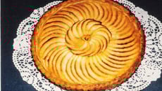 Tarte aux pommes enrichie de crème ou de compote