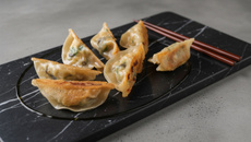 Raviolis chinois grillés à la poêle