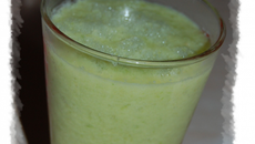 Smoothie rafrâichissant aux concombres