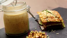 Mille-feuilles de ravioles et sa crème de Saint Marcellin aux noix