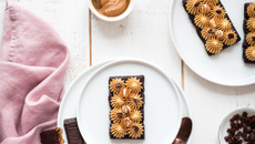 Tartelettes crêpes dentelle chocolat noir & crémeux caramel beurre salé