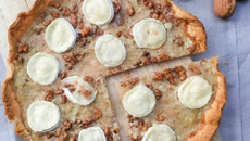 Tarte fromage de chèvre, miel et oignons