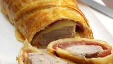 Filet mignon de porc en croûte, bacon et fromage à raclette