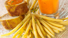 Filet mignon au curcuma et haricots beurre coulis de poivron