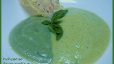 Vichyssoise de courgettes au basilic en textures