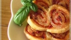 Palmiers croustillants, tomate-basilic