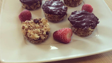 Bouchées croquantes au muesli nappées de chocolat