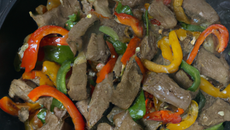 Agneau au soja et aux poivrons