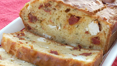 Cake chorizo, feta, tomates séchées