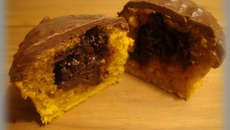 Muffins au potimarron, cœur et glaçage au chocolat