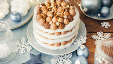 Pavlova de Noël poire chocolat au gingembre torréfié