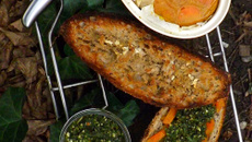 Terrine de carotte à l'orange et miel sur pain de la veille et sous pesto de fanes de carottes à l'amande