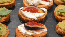 Mini bruschettas fromage et figues