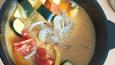 Fondue de légumes tomates courgettes et oignons