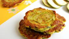 Galettes de pommes de terre et courgette