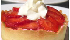 Tarte aux fraises et à la crème anglaise