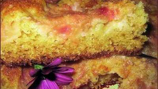 Gâteau rhubarbe, pommes et amandes