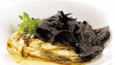 Gratin de chicons caramélisés aux trompettes et Comté