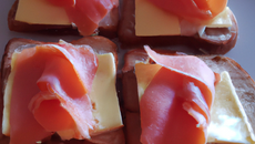Toast saumon emmental