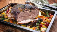 Epaule d'agneau au four à la boulangère