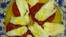 Tomates mozzarella à l'huile d 'olive