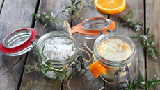 Sels parfumés aux aromates et à l'orange