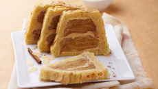 Brioche de campagne, charlotte aux pommes et aux amandes