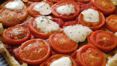 Tarte à la tomate et à la mozzarella
