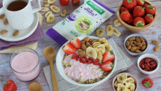Breakfast bowl au quinoa et fraises