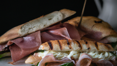 Panini au jambon Italien et chèvre