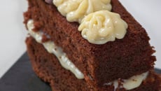 Gâteau au chocolat et sa ganache au chocolat blanc et fève Tonka