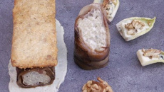 Endives au jambon farcies de risotto au roquefort , tuiles aux  noix avec une sauce au roquefort