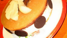 Bavarois poires-chocolat sur lit d'amandes