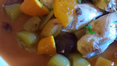 Poulet sauce aigre-douce aux fruits et aux légumes