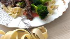 Tagliatelles d'épeautre aux brocolis et au magret