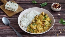 Curry de tofu épinard noisette aux légumes et lait de coco